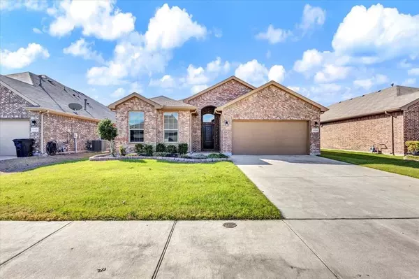 1204 Rebecca Lane, Saginaw, TX 76131