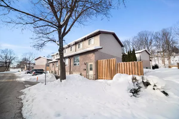 Orillia, ON L3V 6W7,1095 MISSISSAGA ST #152