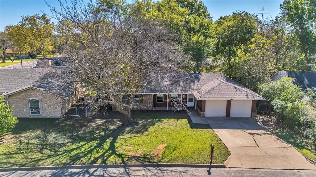 1013 S Idlewild Drive, Sherman, TX 75090