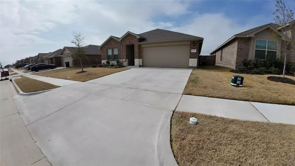 807 Peighton Drive, Cleburne, TX 76033