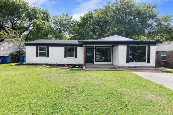 2605 Woodlawn Drive, Ennis, TX 75119