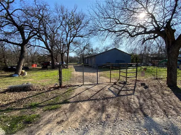 300 NW 12th Street, Mineral Wells, TX 76067