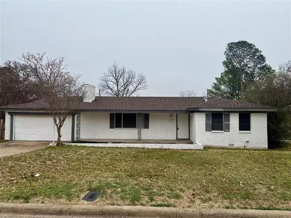 1136 Simpson Drive, Hurst, TX 76053