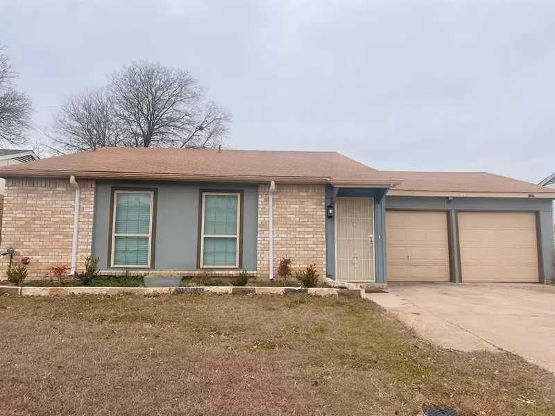 2404 Clint Court, Arlington, TX 76014