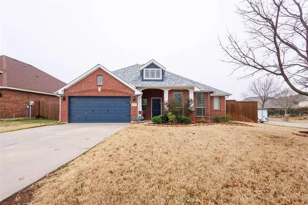 1300 Fox Glen Trail, Mansfield, TX 76063