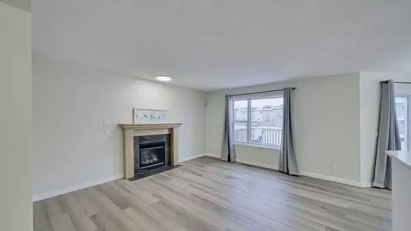 Calgary, AB T3J 4Z3,246 Saddlefield PL NE