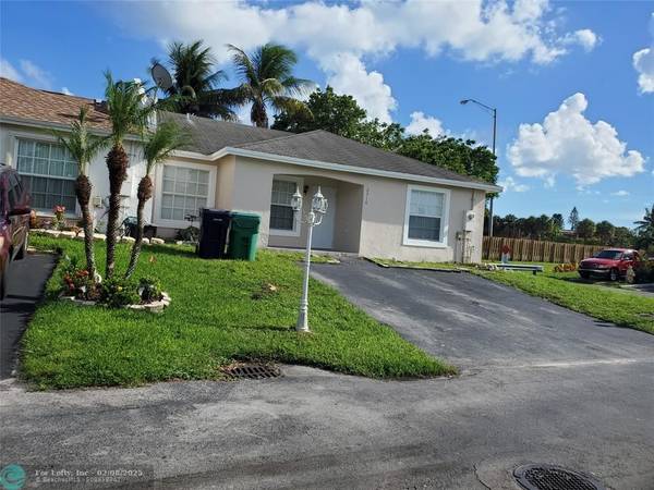 2716 NW 199th Ln, Miami Gardens, FL 33056