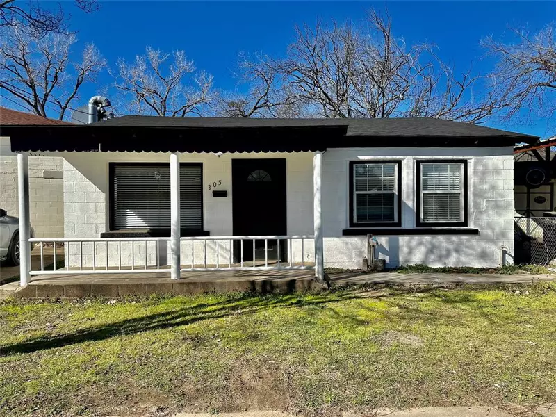 205 Heath Street, Cleburne, TX 76031