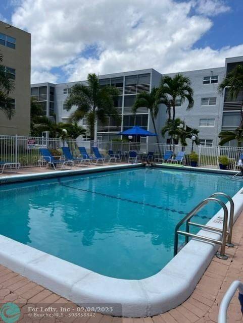 Dania Beach, FL 33004,1025 SE 3rd Ave  #303