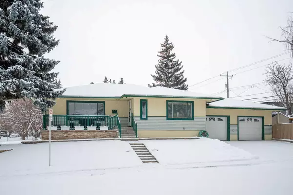 3703 19 AVE SW, Calgary, AB T3E0G2