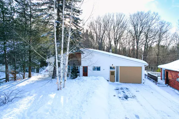 36 Broad ST, Penetanguishene, ON L9M 1G1