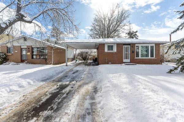 152 Calderwood DR, Kingston, ON K7M 6M3