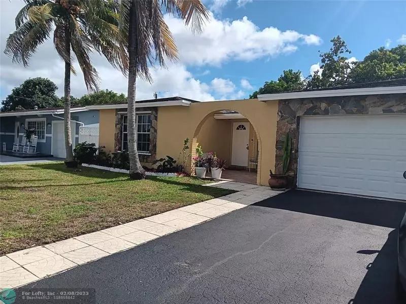 8480 NW 28th Pl, Sunrise, FL 33322