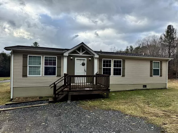 15817 Highlands Pkwy., Whitetop, VA 24292