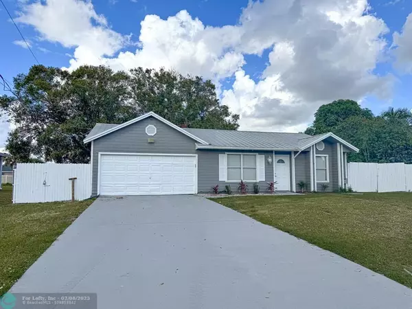 873 SW Hamberland Avenue, Port St Lucie, FL 34953