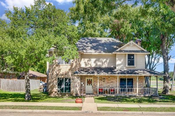 104 Pecan Grove, Lancaster, TX 75146