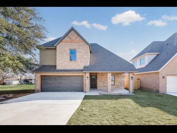 102 Hackberry Lane, Roanoke, TX 76262