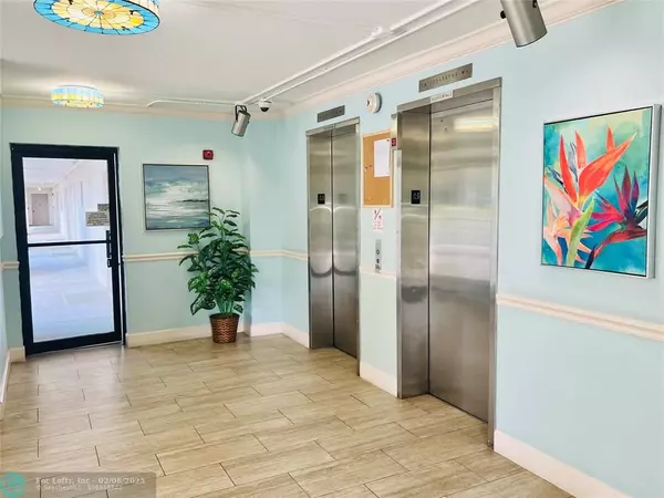 Pompano Beach, FL 33069,3150 N Palm Aire Dr  #307