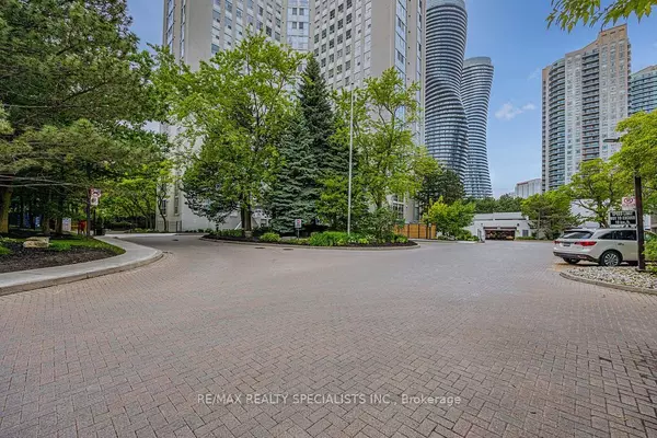 Mississauga, ON L5A 4A1,3650 Kaneff CRES #2301