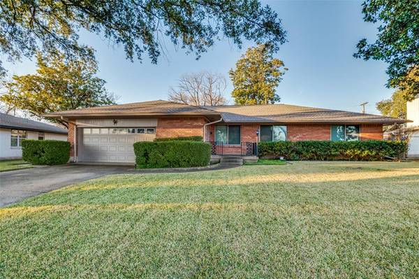 1549 Nantuckett Drive, Dallas, TX 75224