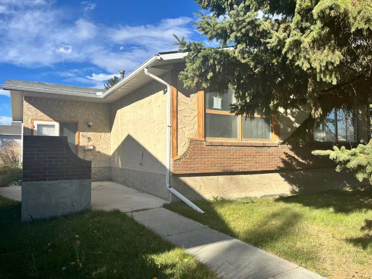 Calgary, AB T2J 5E5,903B Queensland DR SE