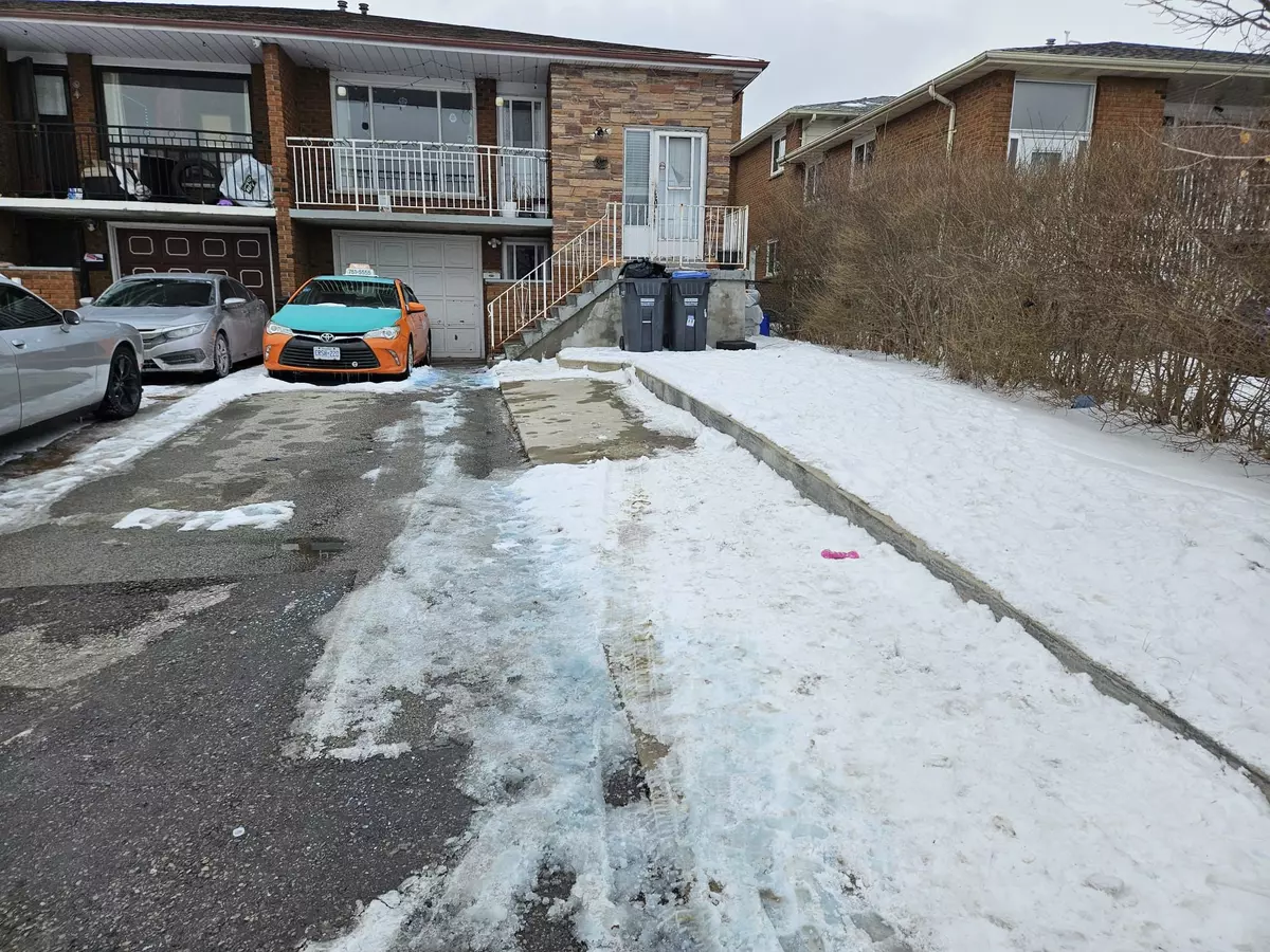 Brampton, ON L6S 3H7,37 Jellicoe CRES