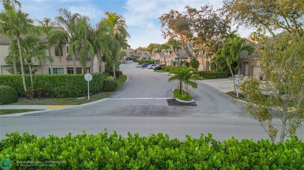 Coral Springs, FL 33071,1640 Cypress Pointe Dr  #5-9