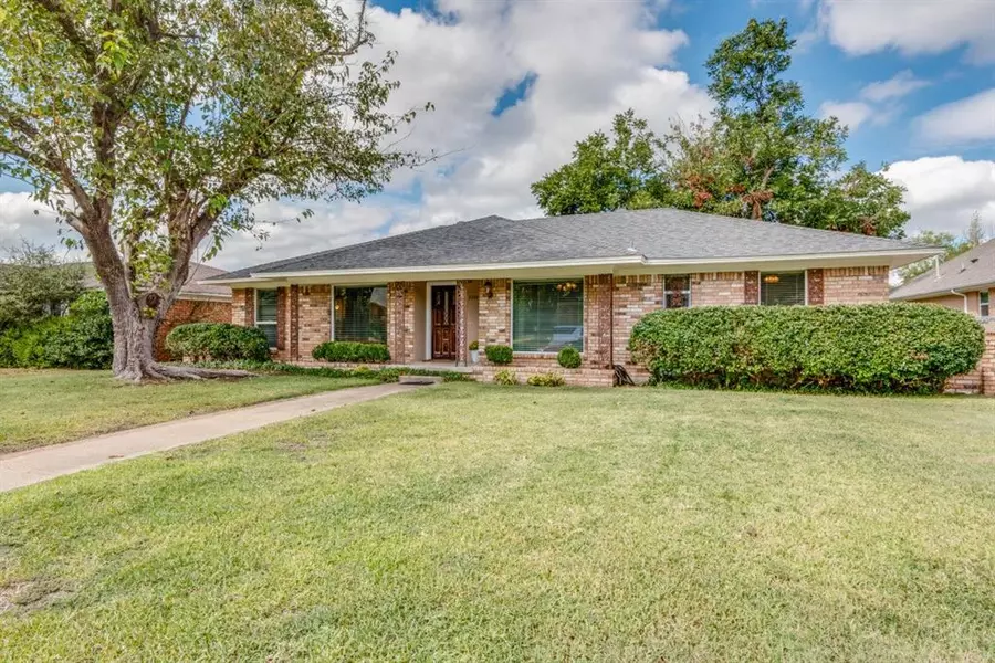 2239 Homeway Circle, Dallas, TX 75228