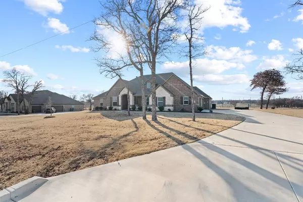 413 Zonaverde Court, Poolville, TX 76487