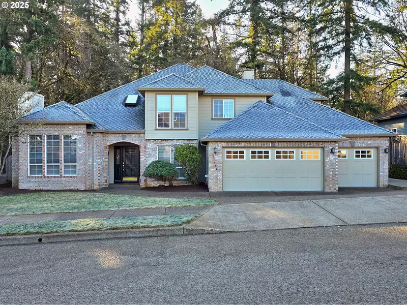 11484 SE HIGHLAND LOOP, Clackamas, OR 97015