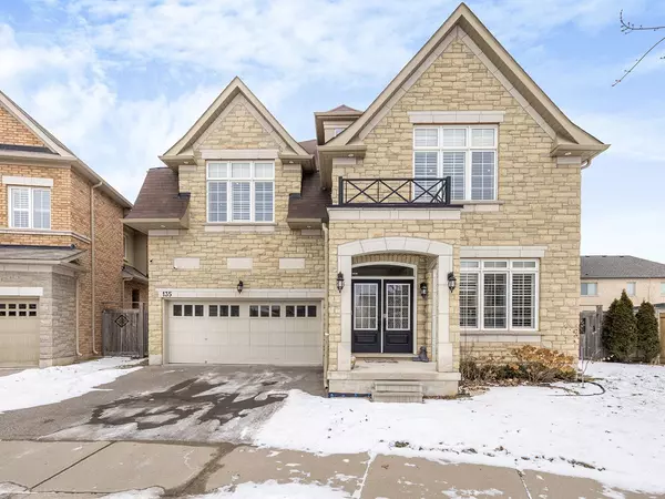 135 Hoey CRES #Upper, Oakville, ON L6M 0X1