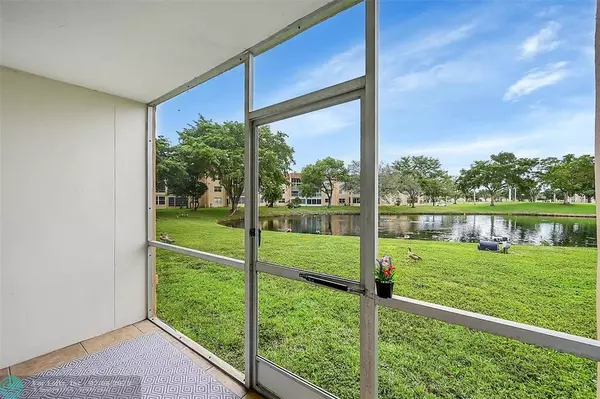 9281 Sunrise Lakes Blvd  #106, Sunrise, FL 33322