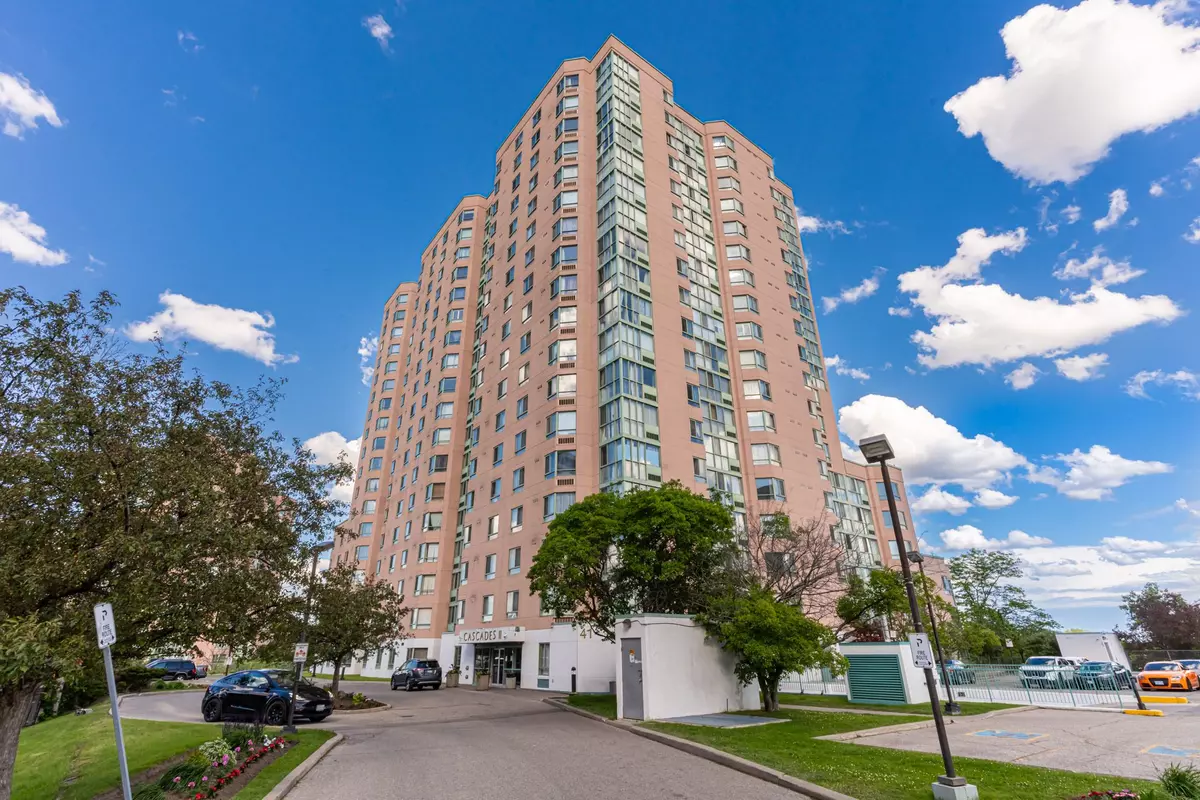 Toronto W10, ON M9V 5E6,41 Markbrook LN #313