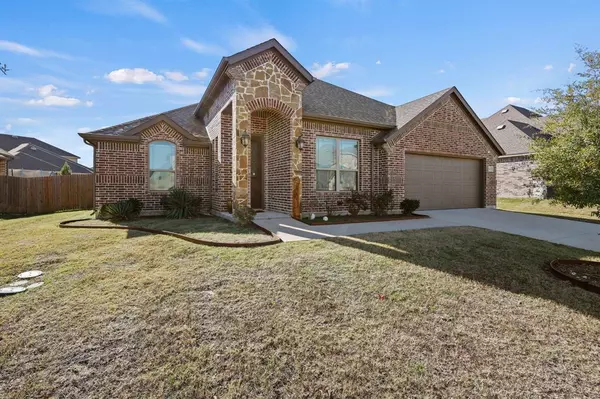 452 Wintergreen Drive, Waxahachie, TX 75165