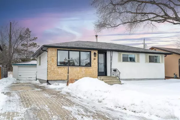 54 Penticton Bay, Winnipeg, MB R2J 1S9