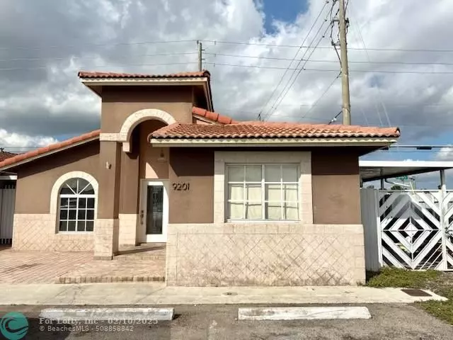 9201 NW 121st Ter, Hialeah Gardens, FL 33018