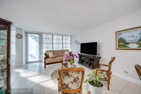 Sunny Isles Beach, FL 33160,231 174th Street  #1911