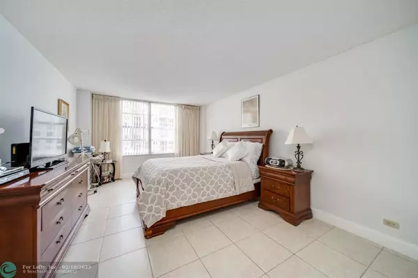 Sunny Isles Beach, FL 33160,231 174th Street  #1911