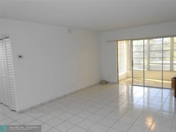 5001 W Oakland Park Blvd  #203, Lauderdale Lakes, FL 33313