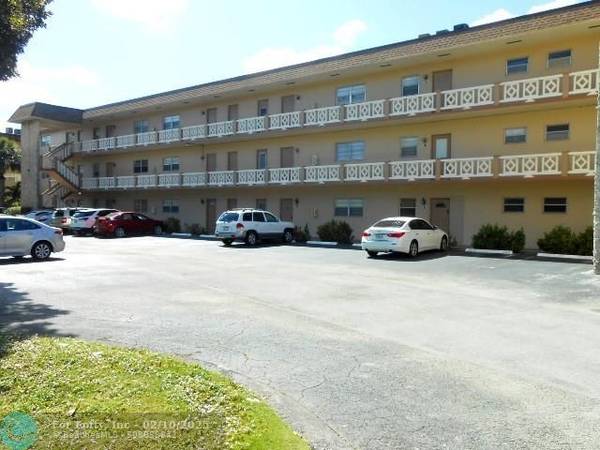 Lauderdale Lakes, FL 33313,5001 W Oakland Park Blvd  #203