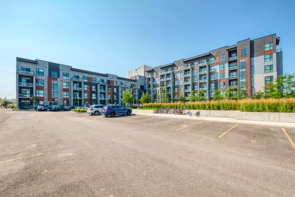 Oakville, ON L6M 5N4,95 Dundas ST W #417