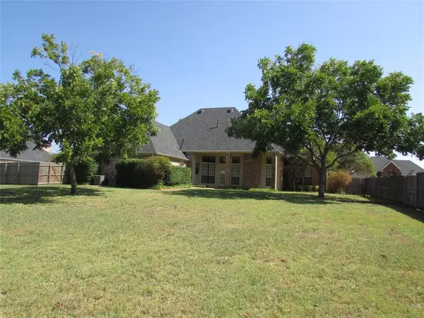 Ennis, TX 75119,2004 Lakeridge Circle