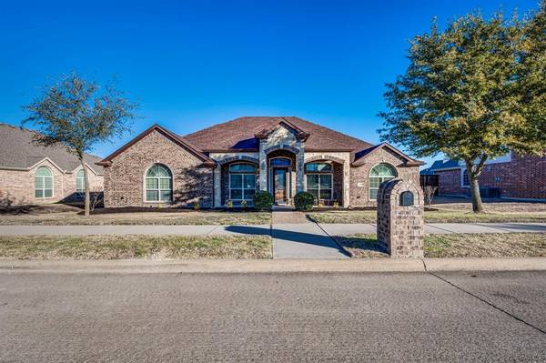 1017 Regal Bluff Lane, Desoto, TX 75115