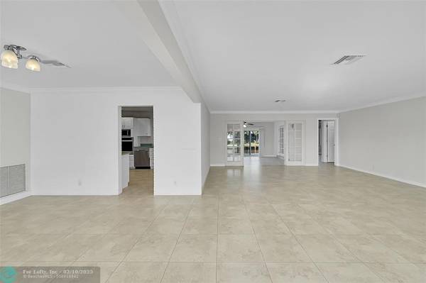 Pompano Beach, FL 33060,211 SE 9th Ct