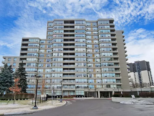 11 Townsgate DR #401, Vaughan, ON L4J 8G4