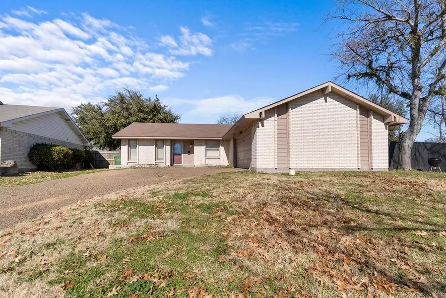 825 Greenbriar Drive, Garland, TX 75043