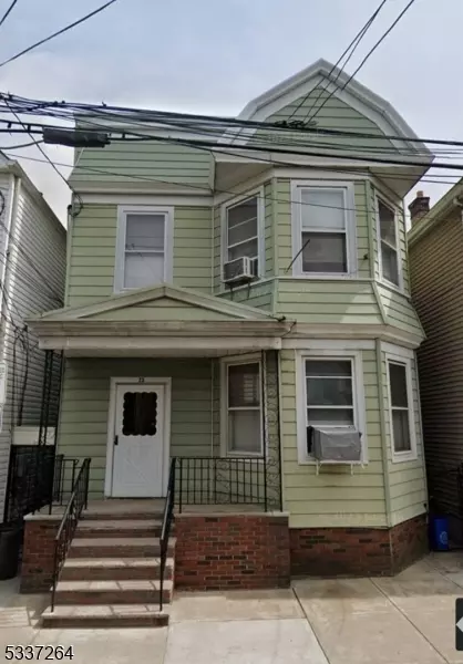 23 Komorn St, Newark City, NJ 07105