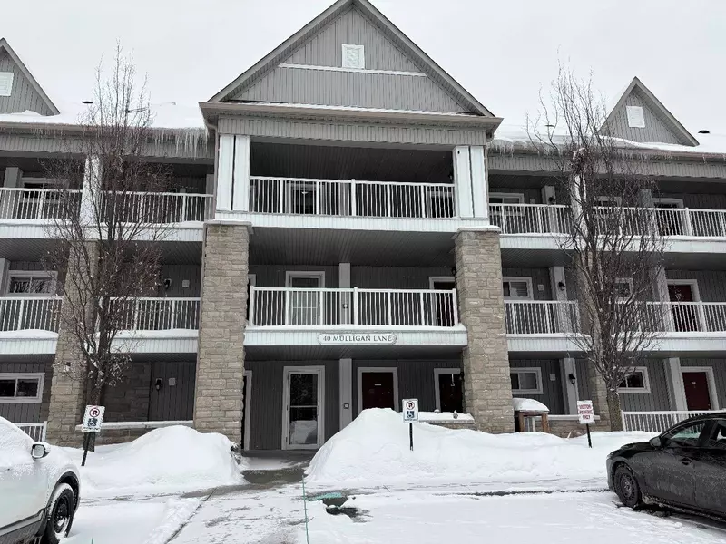 40 MULLIGAN LN #Unit 304, Wasaga Beach, ON L9Z 0C5