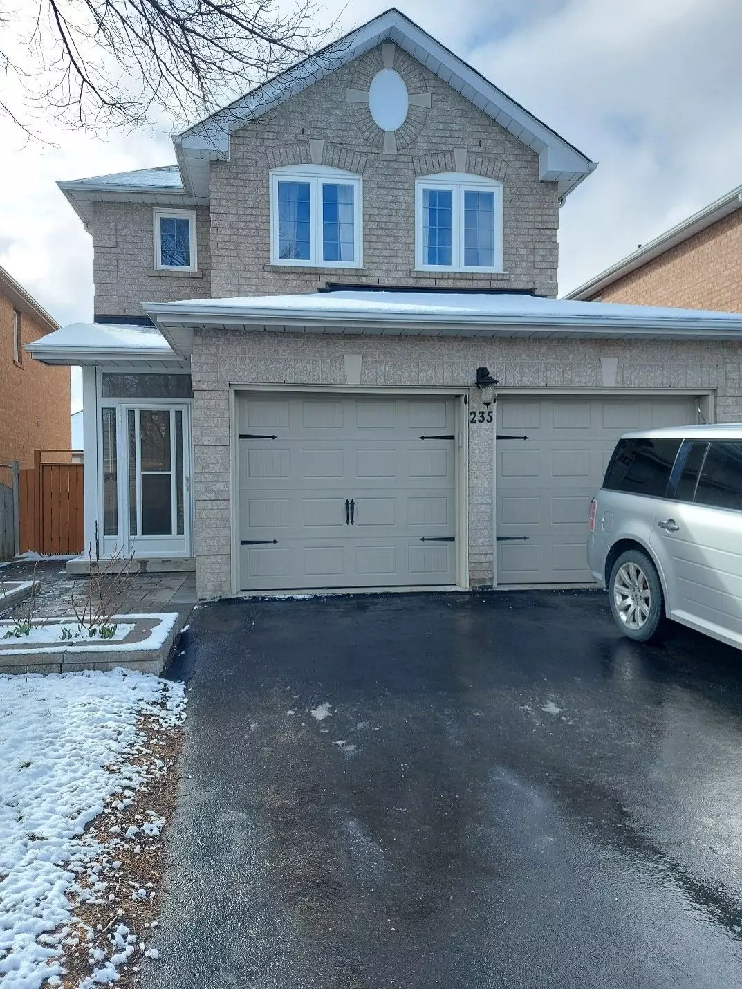 Newmarket, ON L3X 2L3,235 Surgeoner CRES