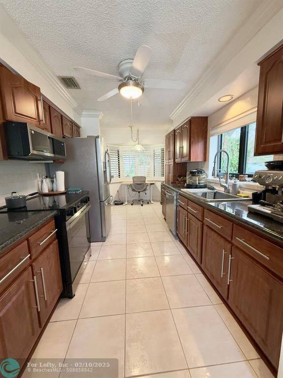 344 NW 94th Ter, Plantation, FL 33324